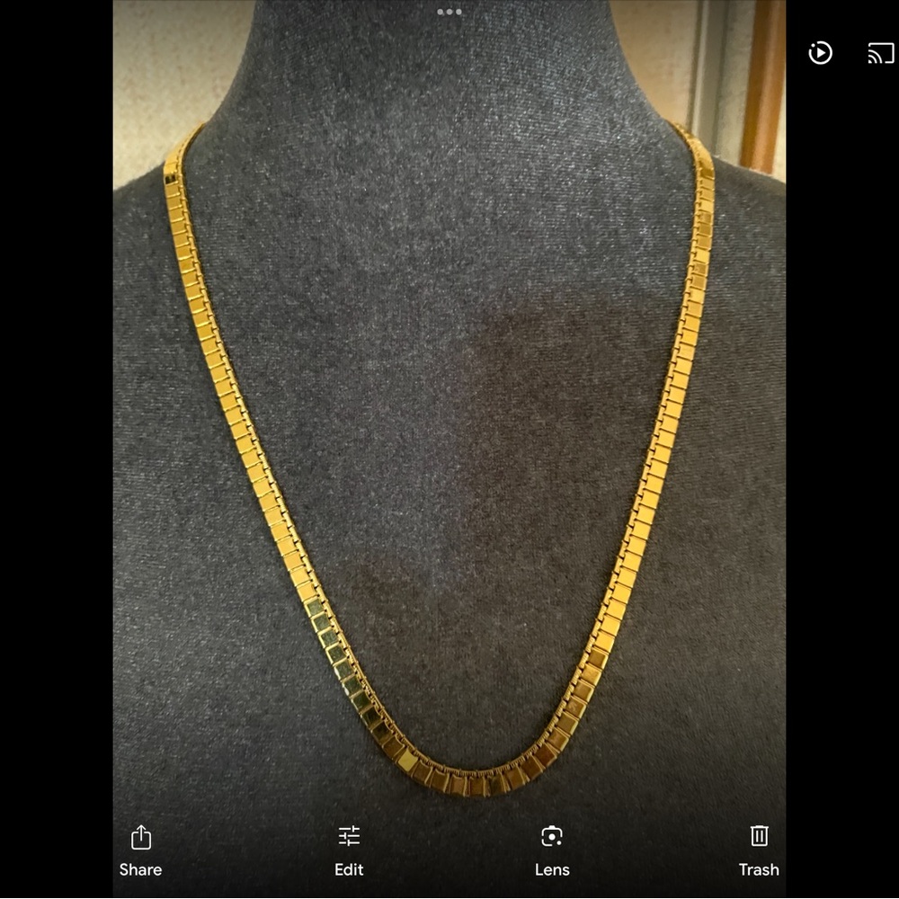 Vintage MONET Gold plated necklace from the 80s.  Rare 25”